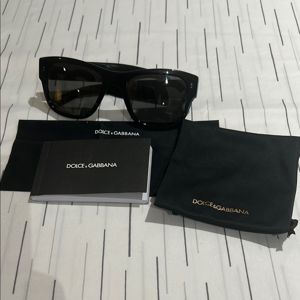 Dolce & Gabbana Sleek Black Sunglasses